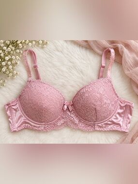 Marilyn Monroe Pink Lace Push-Up Bra with Satin Panels